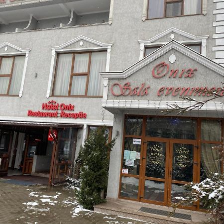 Hotel Onix Roman Exterior photo