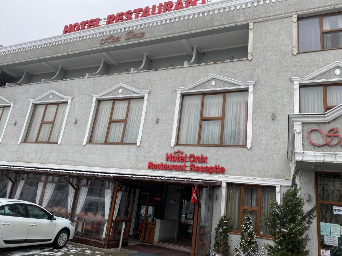 Hotel Onix Roman Exterior photo